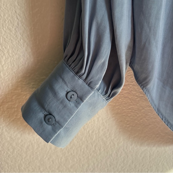 Elie by Elie Tahari Long Sleeve Button Down Baby Blue Size Small - Picture 6 of 9